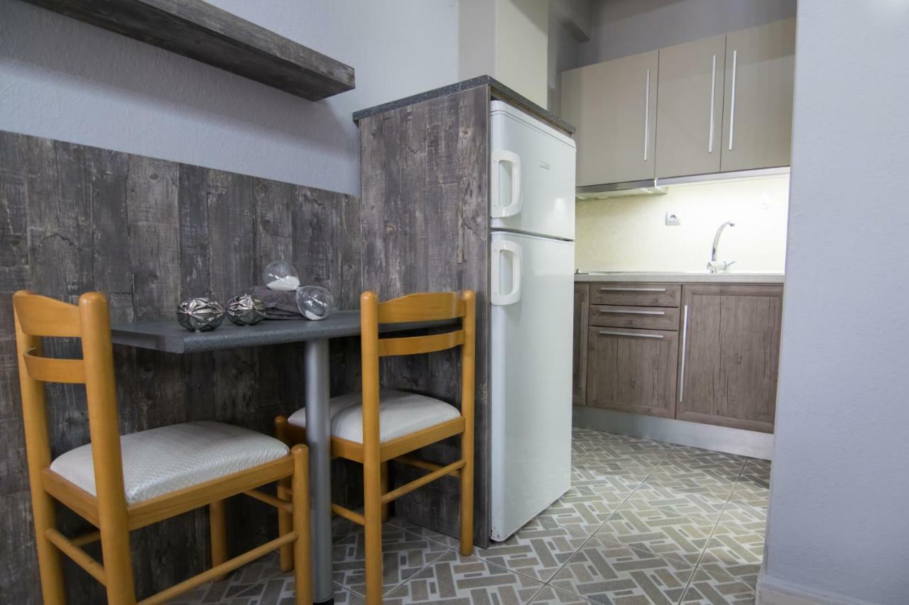 נאה פוטידאה Avra Comfort Rooms מראה חיצוני תמונה